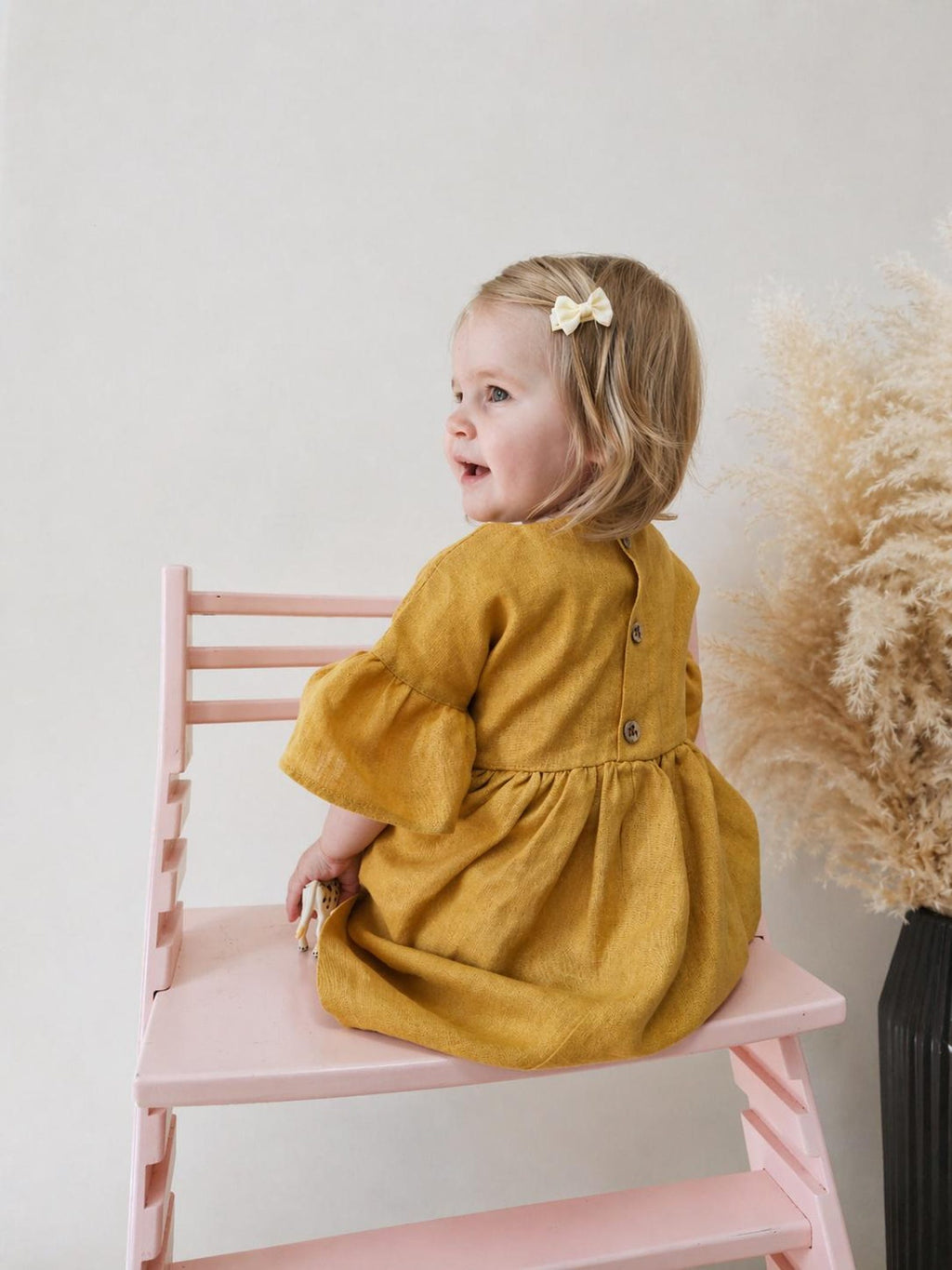 Sproutli® Handgefertigtes Baby- & Mädchenkleid aus Leinen mit Puffärmeln und Rüschen
