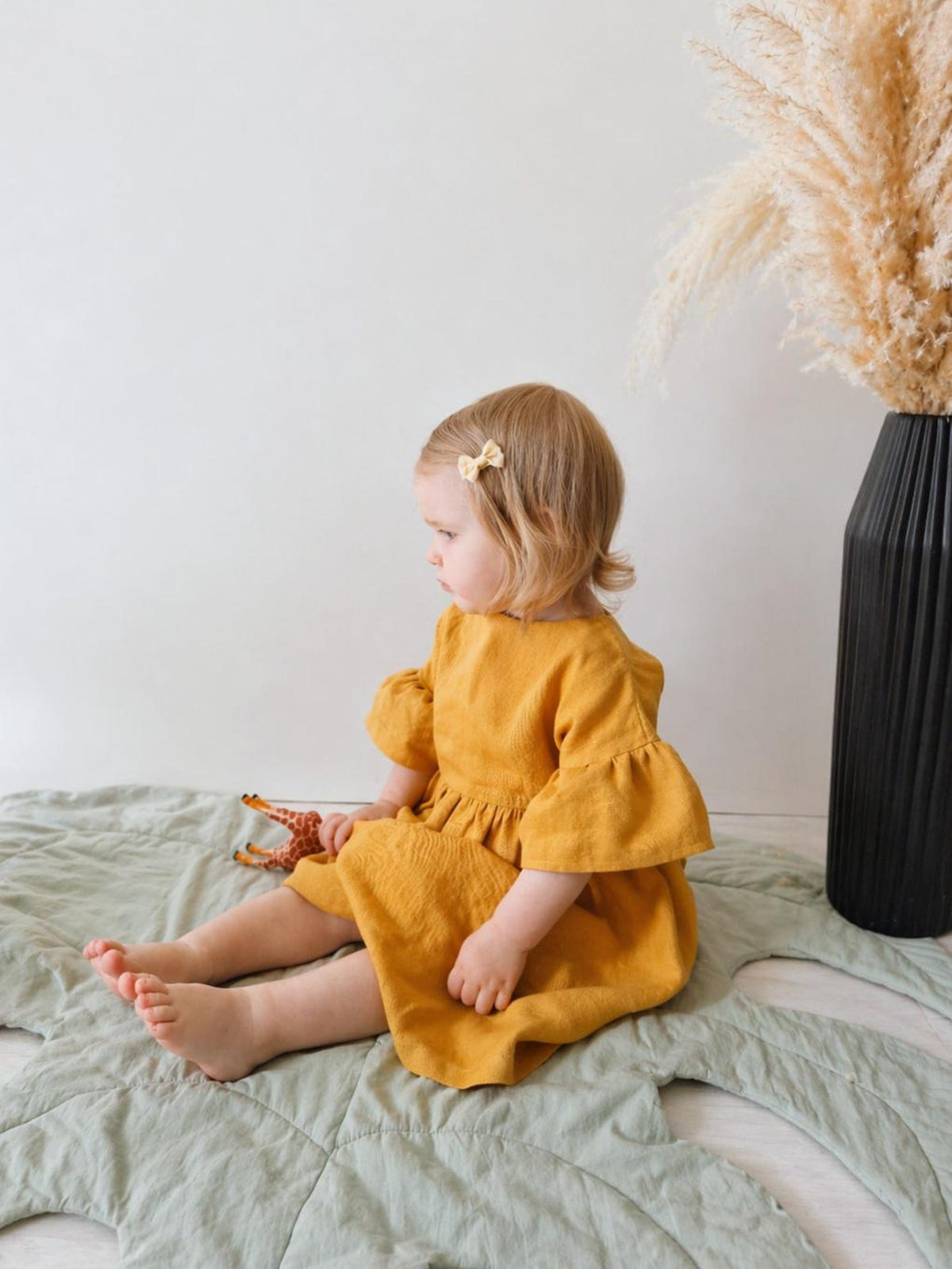 Sproutli® Handgefertigtes Baby- & Mädchenkleid aus Leinen mit Puffärmeln und Rüschen