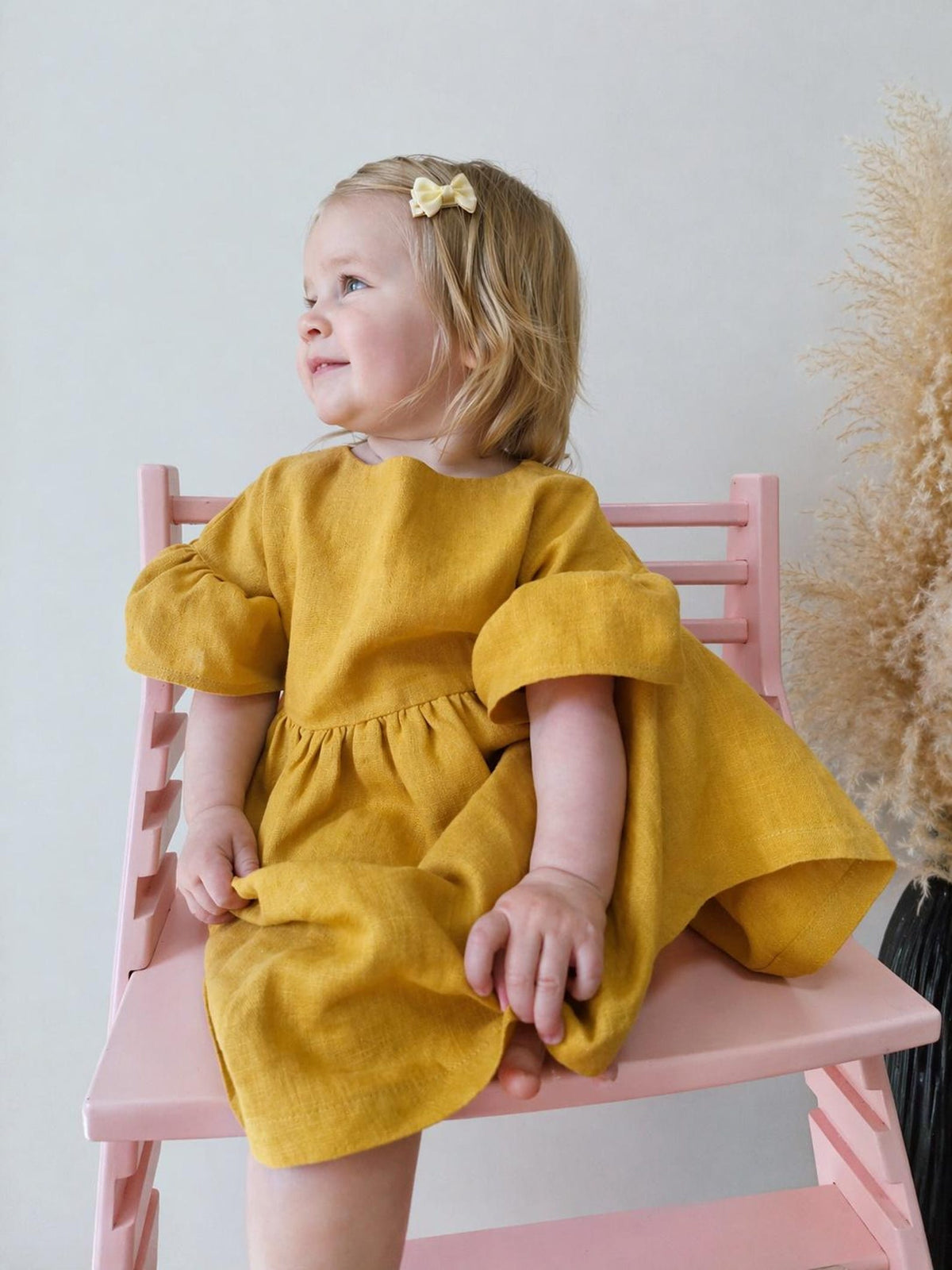 Sproutli® Handgefertigtes Baby- & Mädchenkleid aus Leinen mit Puffärmeln und Rüschen